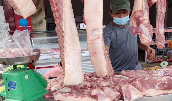 Giá thịt heo hôm nay 7/8: Mỡ heo đang có giá bán ổn định